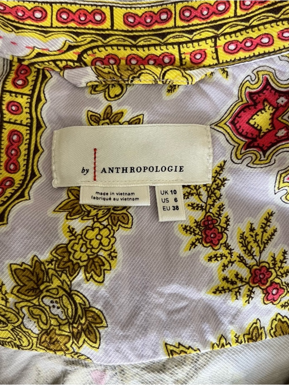 Women’s Yellow & Pink Paisley Tie-Front Short Sleeve Top - US 6 - Picture 7 of 8